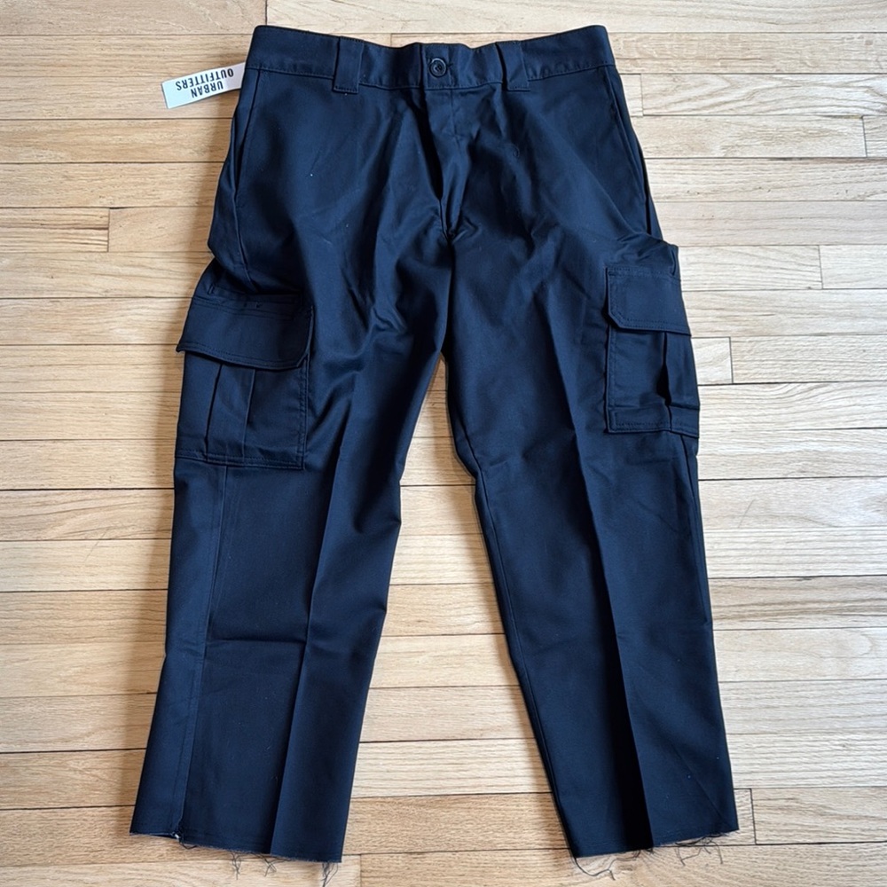 Dickies Black Cargo Pants with Relaxed Fit